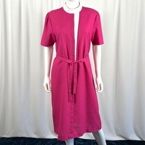 Vintage 1970’s ‘Les Modes Florentine Montreal’ Shirt Dress in Magenta Pink • M/L